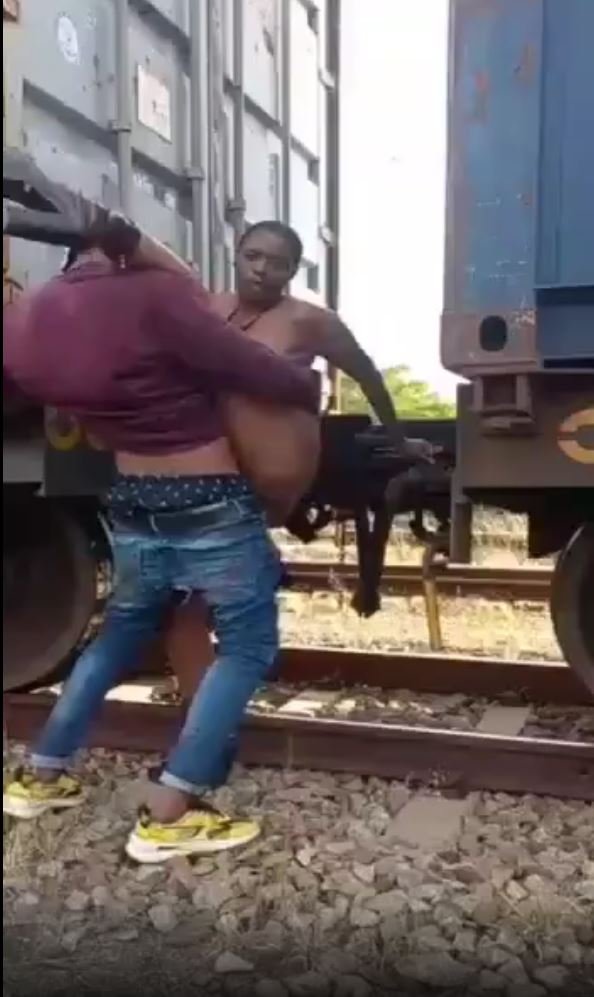 leak porn video of guy fucking lady at train station - Trending Ghana Sextape Leak